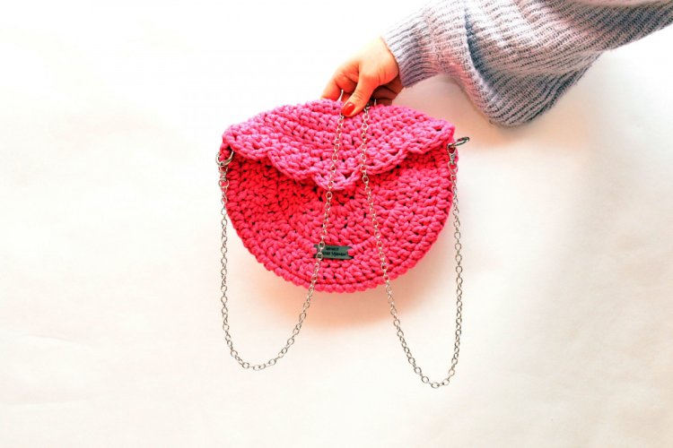 Różowa torebka koktajlowa