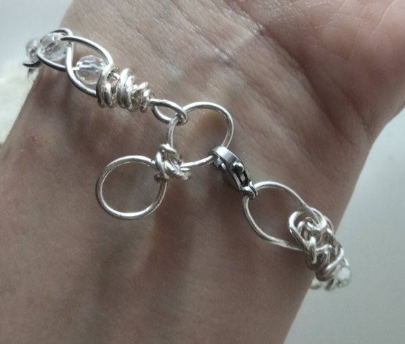 Bransoletka z kryształem górskim