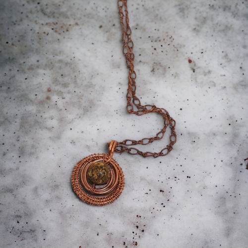 Wisiorek z Jaspisu i czystej miedzi na łańcuszku