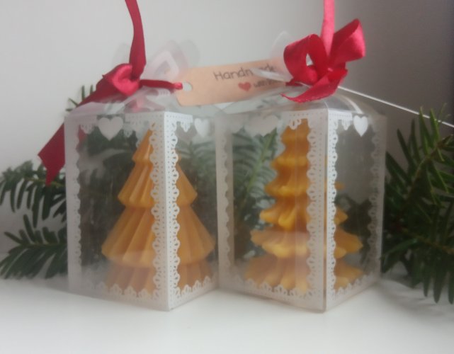 Choinka, świeca z wosku pszczelego 1 szt