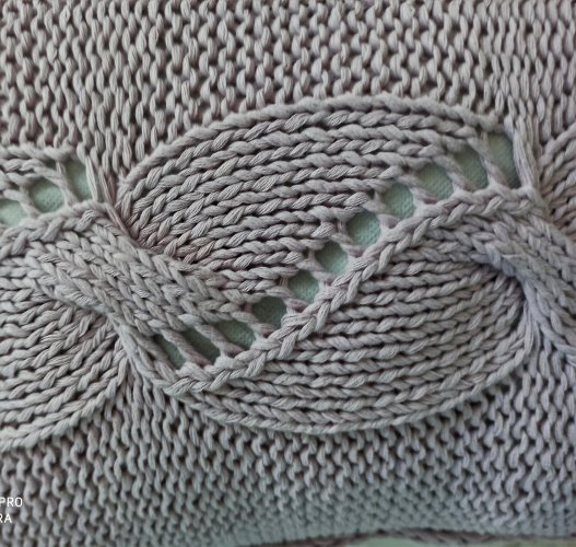 Poszewka w ażurowe warkocze z bawełny