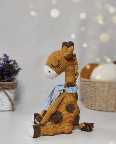 żyrafa Złota Szyja