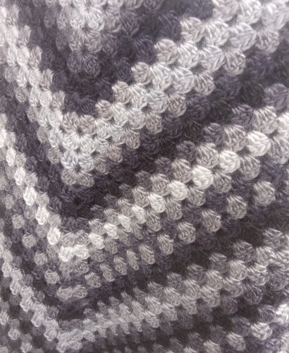 Chusta cieniowane szarości