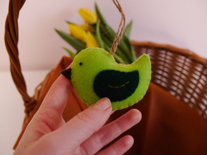 Filcowa zawieszka ptaszek