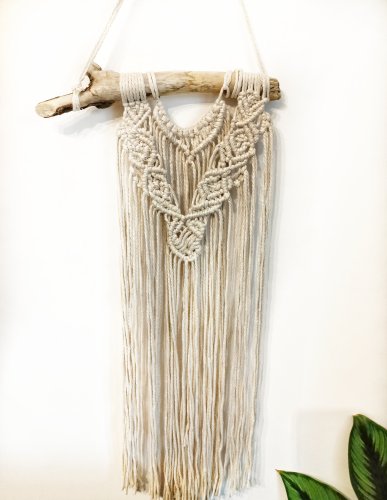 Makrama „Morska Opowieść” – Rękodzielnicza Dekoracja w Stylu Boho