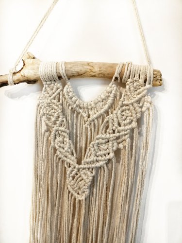 Makrama „Morska Opowieść” – Rękodzielnicza Dekoracja w Stylu Boho