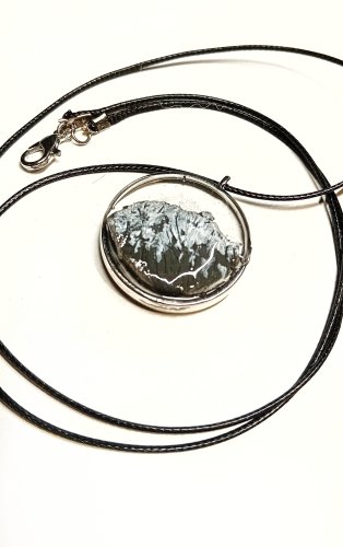 Naszyjnik „Górski Pejzaż” – Ręcznie Rzeźbiony Klimat Natury