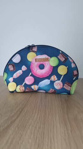 Unikatowa kosmetyczka handmade – motyw słodyczy