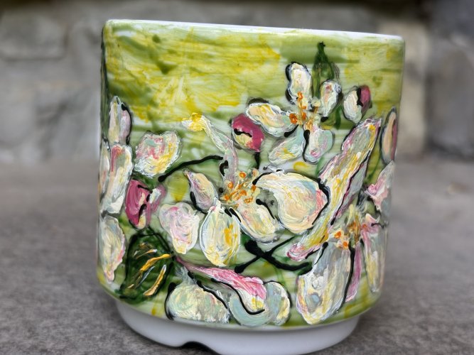 Porcelanowy kubek ręcznie malowany Kwitnąca jabłoń
