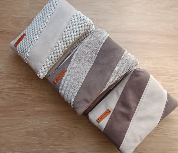 Beżowa saszetka organizer handmade z weluru – elegancka i praktyczna