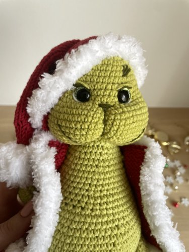 Ręcznie szydełkowany Grinch – świąteczna zabawka i prezent
