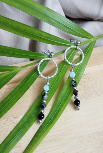 Kolczyki z kamieni mieszanych z okręgiem