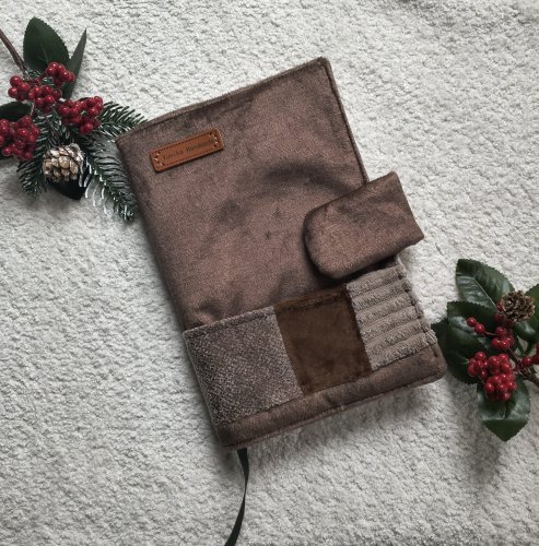 Okładka otulacz na książkę brązowa