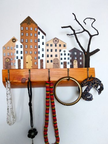 Wieszak na klucze lub biżuterię „Ulica Pogodna”.