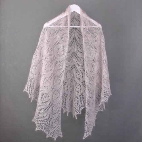 Delikatna chusta w ażurowe liście