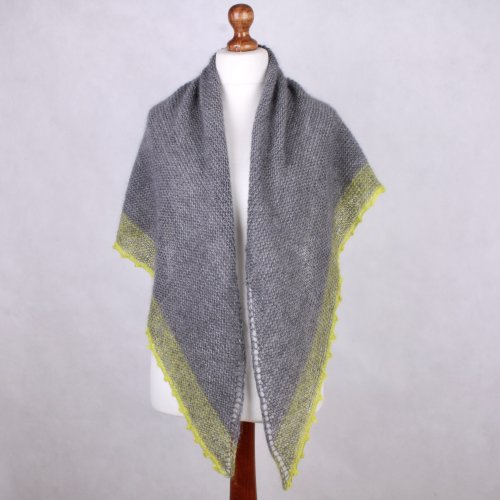 Szara wiosenna chusta