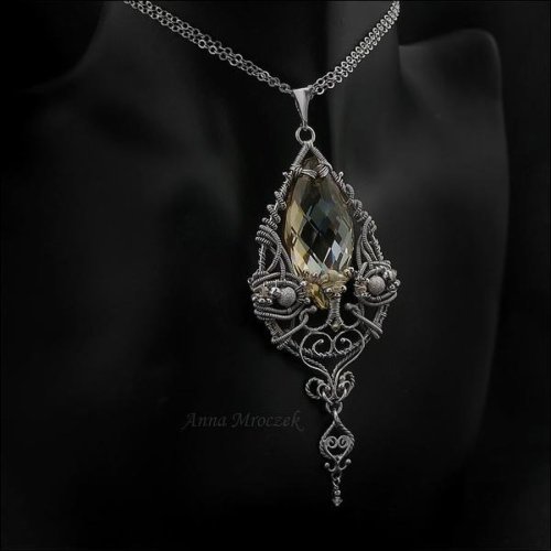 Golden beauty - naszyjnik, wisior wire-wrapping, Swarovski