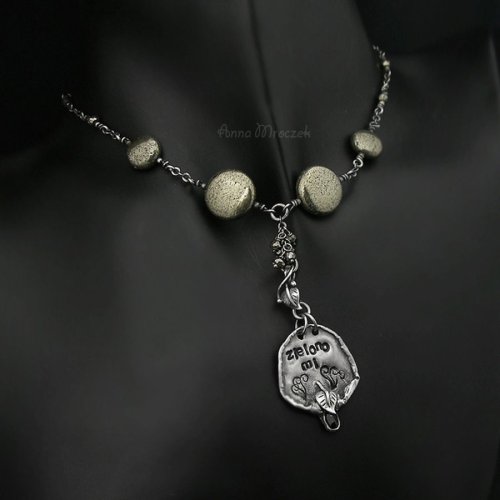 Zielono mi - naszyjnik z szafirem i pirytem