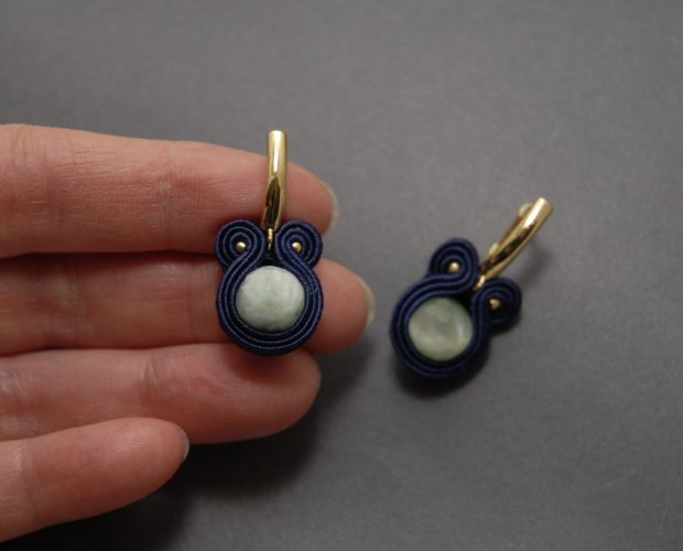 kolczyki sutasz z agnelitem pawim