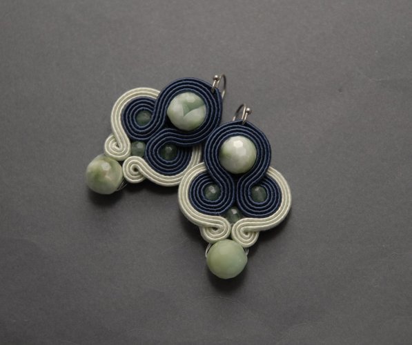 kolorowe kolczyki lub klipsy sutasz z angelitami pawimi