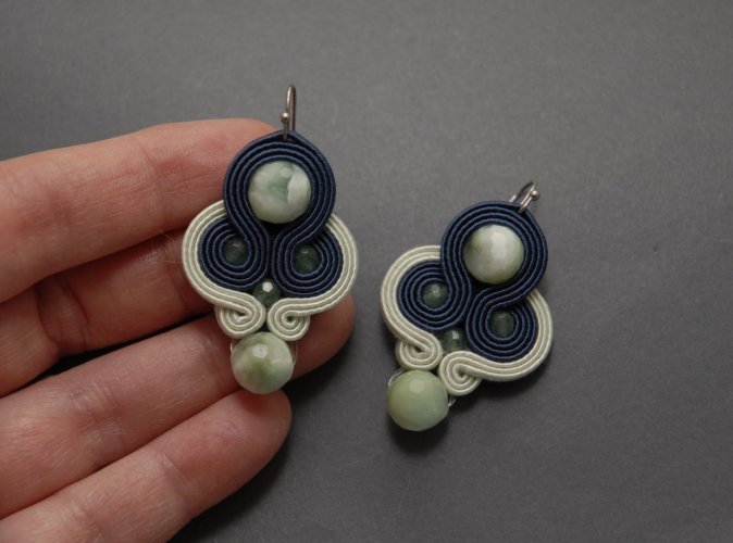 kolorowe kolczyki lub klipsy sutasz z angelitami pawimi