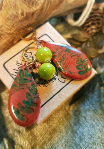 Ręcznie malowane kolczyki handmade z glinki polimerowej | Motyw roślinny | Żywica Resin Pro | Pozłacana stal nierdzewna | Biżuteria artystyczna | Idealne na prezent