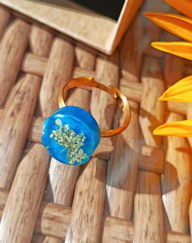 Regulowany pierścionek handmade z prawdziwą dziką marchwią | Pozłacany | Biżuteria z żywicy | Delikatny pierścionek boho | Idealny na prezent