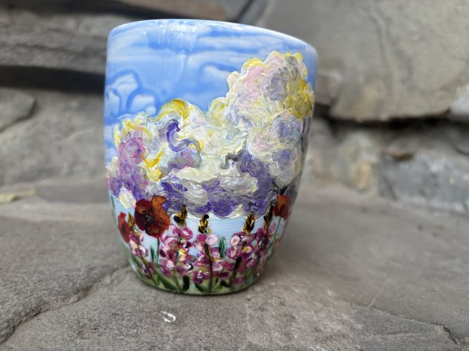 Porcelanowy kubek ręcznie malowany Chmura i łąka